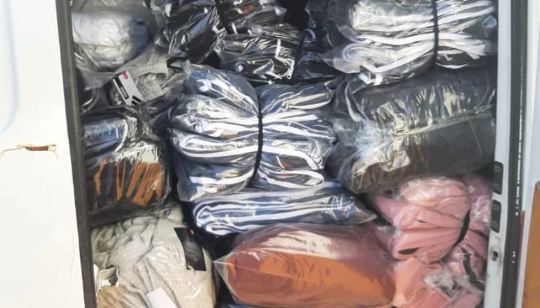 La contrebande de marchandises pendant l'année interdite
