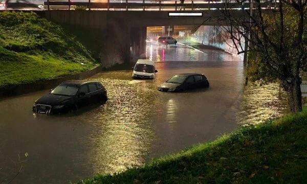 Inondation des rues dans la capitale, connaisseur d'urgence: Doit être travaillé sur des infrastructures souterraines