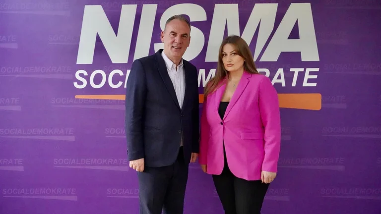 Fatmir Limaj präsentiert Venera Bogujevci als MP- Kandidat