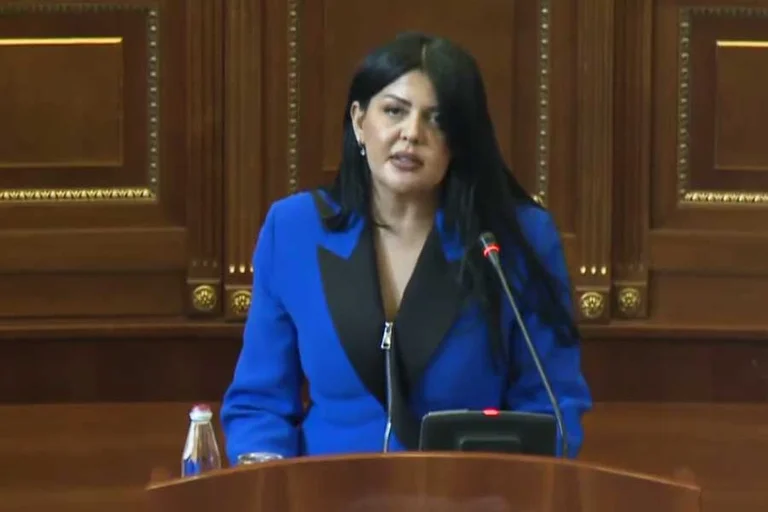 Krasniqi: Masat nuk do të hiqen lehtë, Qeveria s’është dakorduar me aleatët