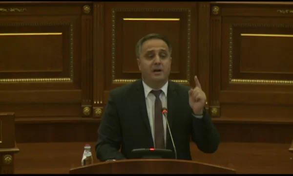 Selmanaj pour le budget 2025: Pas de plan mais de propagande et d'échec