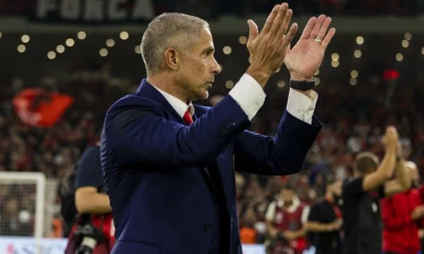 Sylvinho on leave of Albania, team expected to lead
