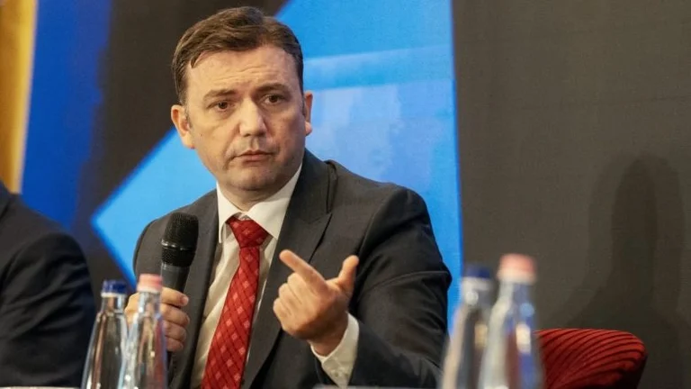 Bujar Osmani uron Kosovën për liberalizimin e vizave: Moment historik