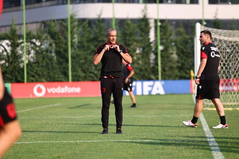 22 partite con il rosso nazionale, ecco le statistiche di Sylvinho.