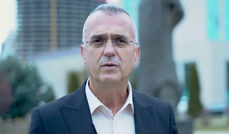 Dugolli i VV’së: Pajtohem me Hovenier, mirë që ministrat s’po shkojnë në SHBA