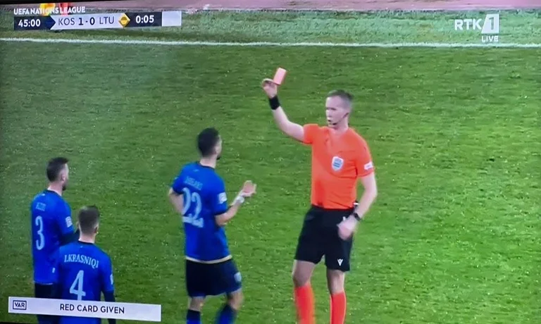 Kosovo Juge controversé Lituanie voit VAR et punit Yasar