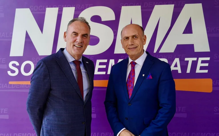 Fatmir Limaj presenta candidato a diputado Gani Bajraktari