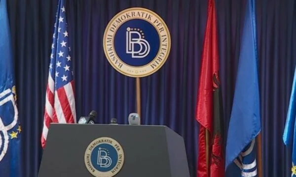 DUI: Le gouvernement avec des experts ne reconnaissant pas l'indépendance du Kosovo a bloqué les accords