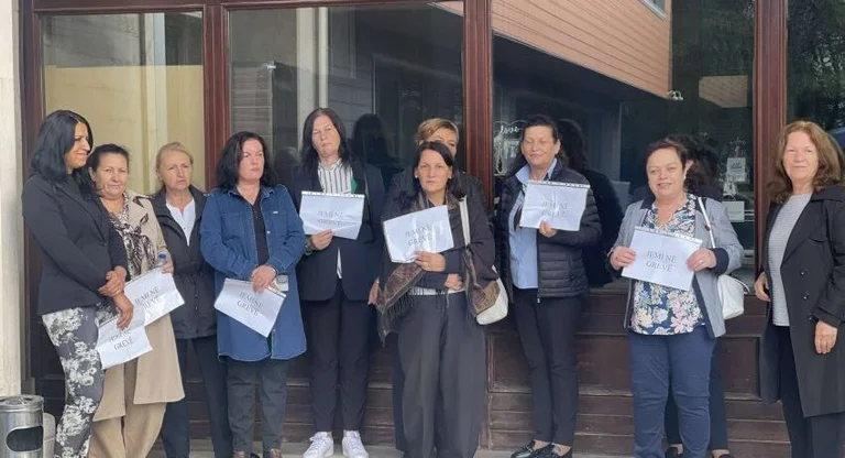 Foreignly replaced by Macedonian technical workers after 3 months of strike