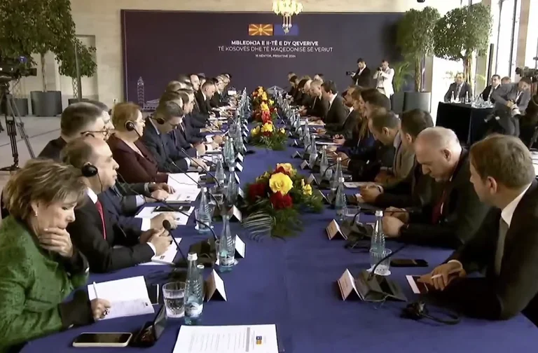Inizia l'incontro del governo congiunto del Kosovo, la Macedonia settentrionale si aspetta un collegamento ai punti di confine