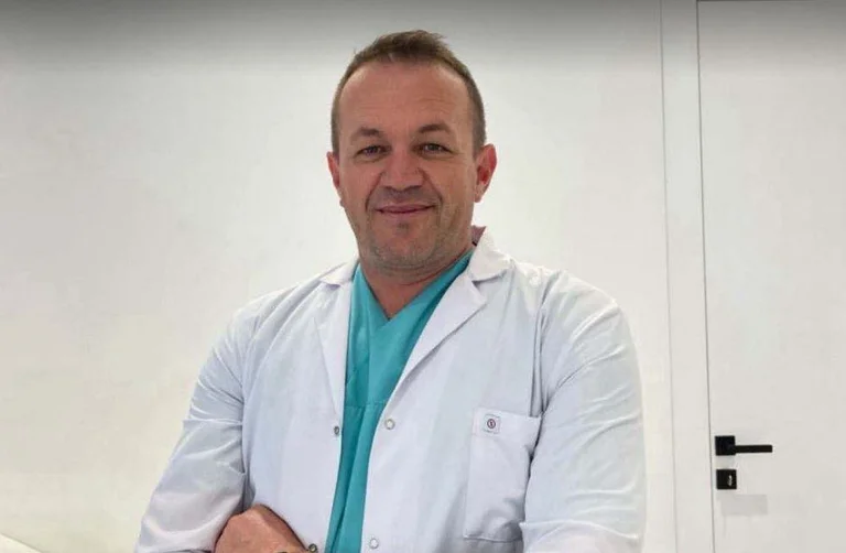 Kirurg Sadri Berisha del candidato de LDK Peja MP
