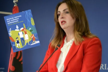 “Misfit content” Four municipalities ban the use of controvers manuals for sexual education