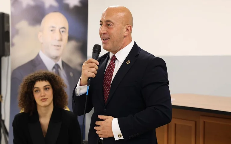 Haradinaj: Durchschnittliches Gesundheitsgehalt von 1.000 Euro