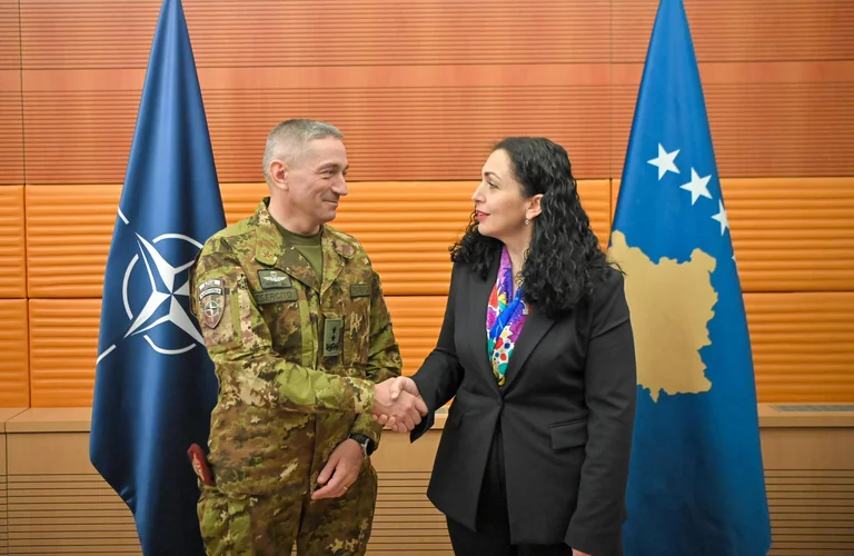 Osman rencontre le commandant de la KFOR, parle des risques liés à la tactique déstabilisatrice de la Serbie