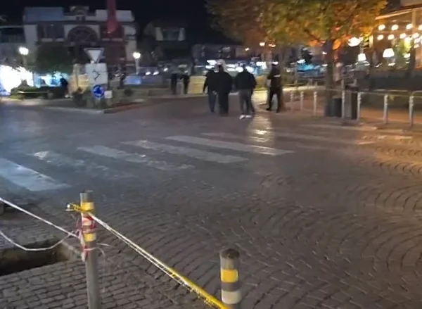 “Arm mit einem Karikator” - Polizei zeigen, was in der Kline gefunden wurde.