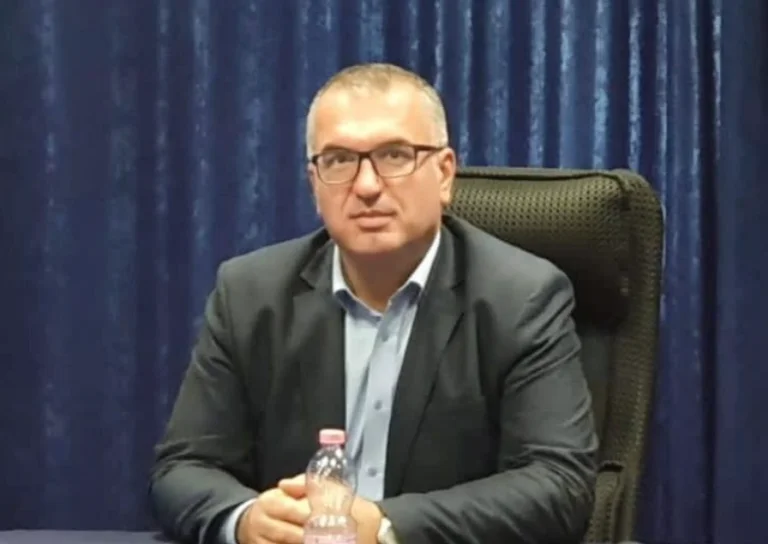 Trolle bei Hajrullah Ceku Ministry