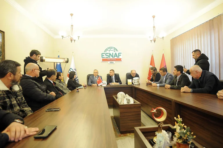 Bedri Hamza meets the Prizren Business Association: We'll clear the VAT fee.