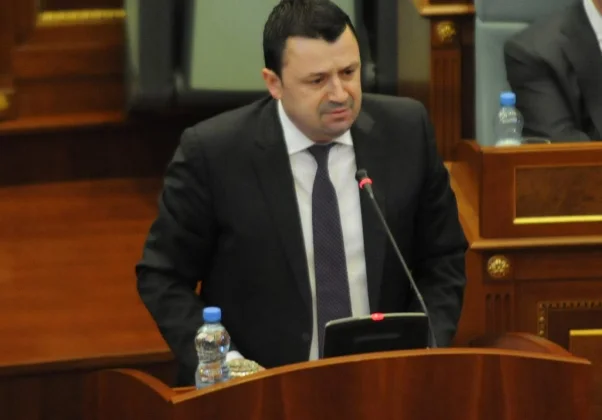 Beqa: Kurti e ka kryer mandatin me faqe të zezë, ai nuk e njeh as Kushtetutën