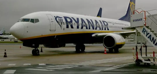 Un passager meurt dans l'avion de Tirana, atterrissage d'urgence à Londres
