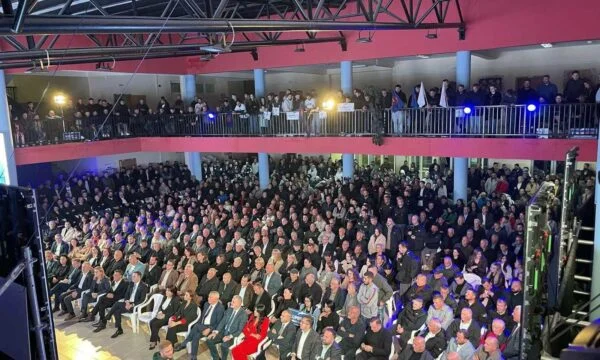 LDK se réunit en l'année, Obadiah: # Vous êtes témoin que le changement est proche