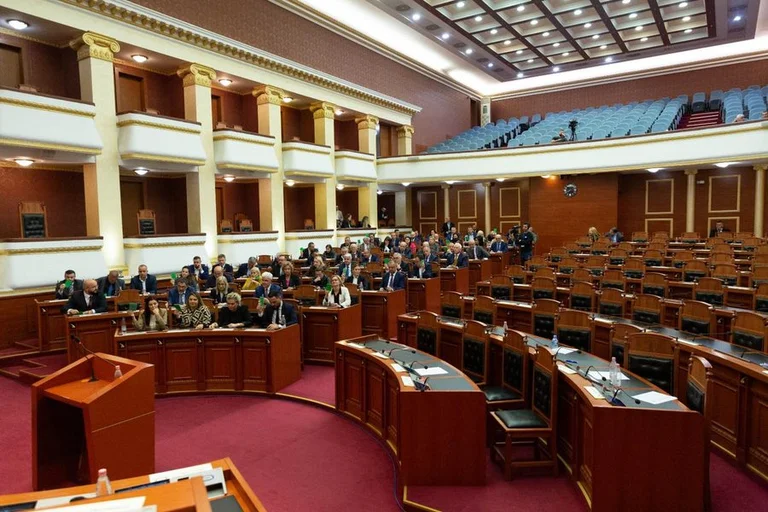 Albanie: le Parlement vote le budget pour 2025