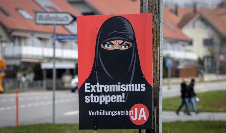 D'ici le 1er janvier, la Suisse interdit “Burca” dans les espaces publics