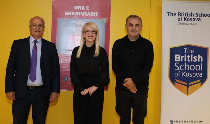 La oficina del escritor se celebró en la Escuela Británica de Kosovo con el poeta Xevahire Izmaku