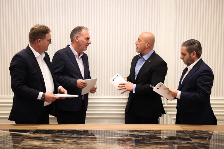 Haradinaj rencontre Limaj, Niman de Klink: Programme électoral approuvé, principal pilier de l'adhésion à l'OTAN