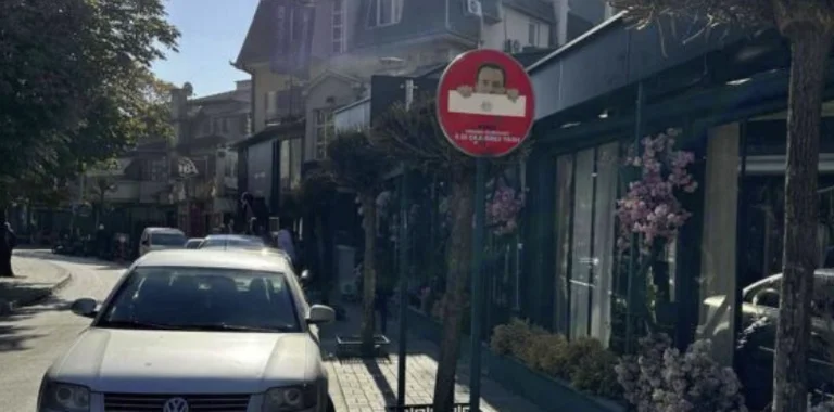 “Kuke came up with elections, s'know what's going on now”, place ironic photos of Kurti on the streets of Pristina