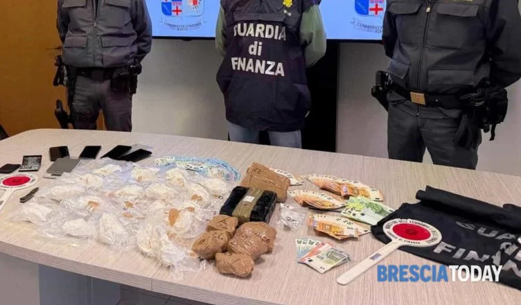 Albano de 24 años arrestado con 1m 200.000 euros de cocaína en coche