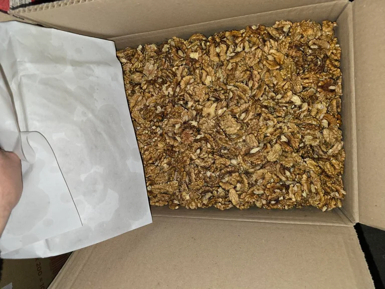 Cigarettes, noix, cacahuètes, Douanes empêchent un cas de contrebande