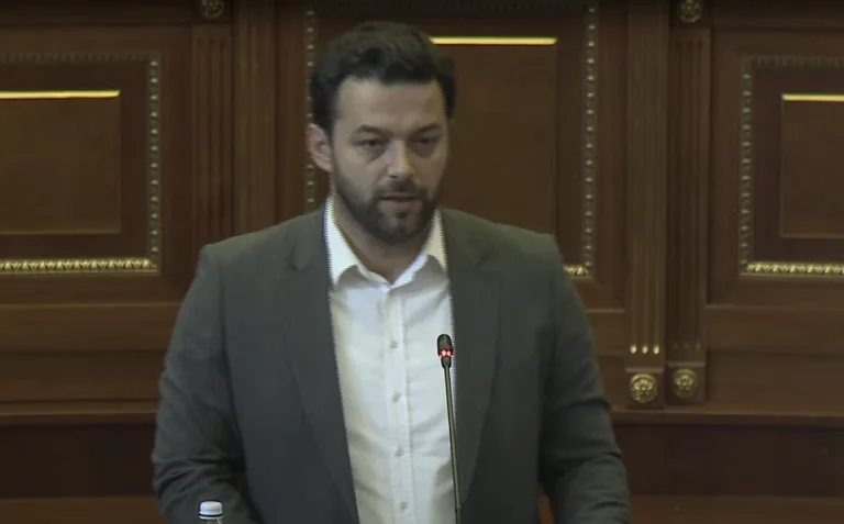Les fausses nouvelles des RTK: VV-Told Ramadan nouvelles attaques contre les médias du Kosovo