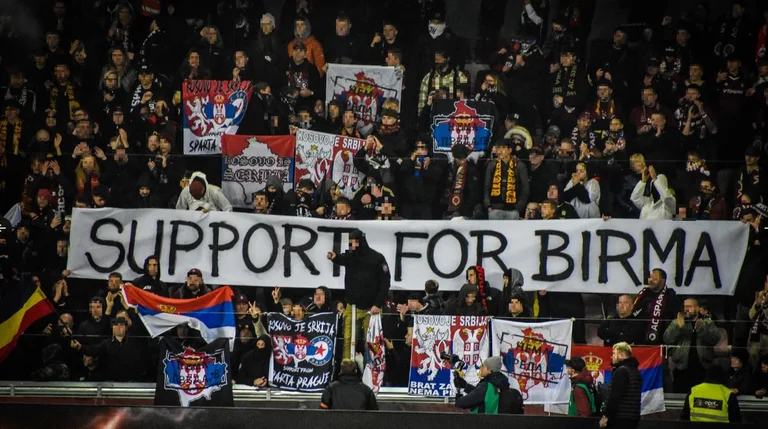 Sparta de Praga hace una respuesta escandalosa a sus fans