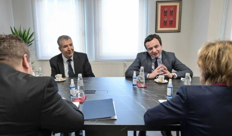Member of The PDK's anniversary of Dehar's death: Instead of the VV working on the bright of the case, he organized a ping-pong chess tournament.