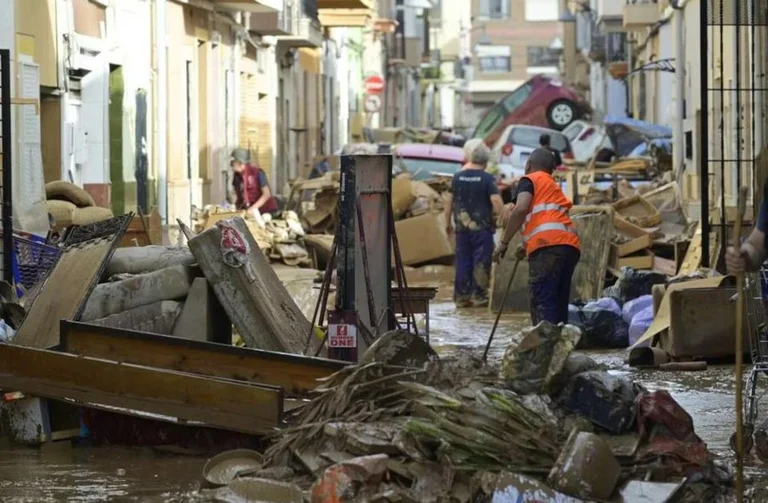 Over 150 flood victims in Spain, new meteorological alert