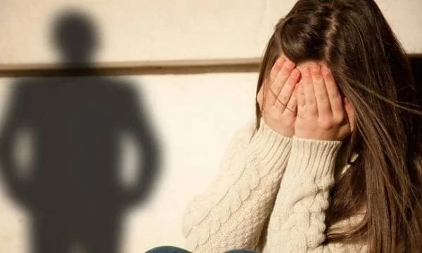 Dhunohet një vajzë në Shtime, arrestohen dy veta