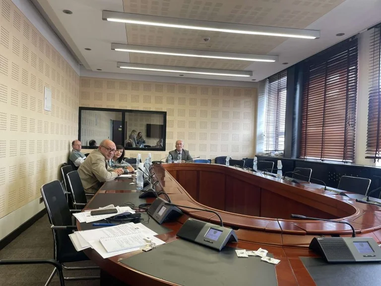 Commission meeting for rights fails, MPs missing