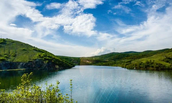 L'acqua ancora non può essere utilizzata per bere, il mangane continua al Lago di Badoci