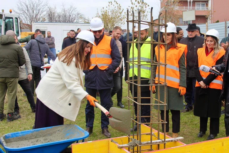 Alla fine del termine, Arberie Nagavci intende costruire un asilo nido, tenero 750 mila euro.