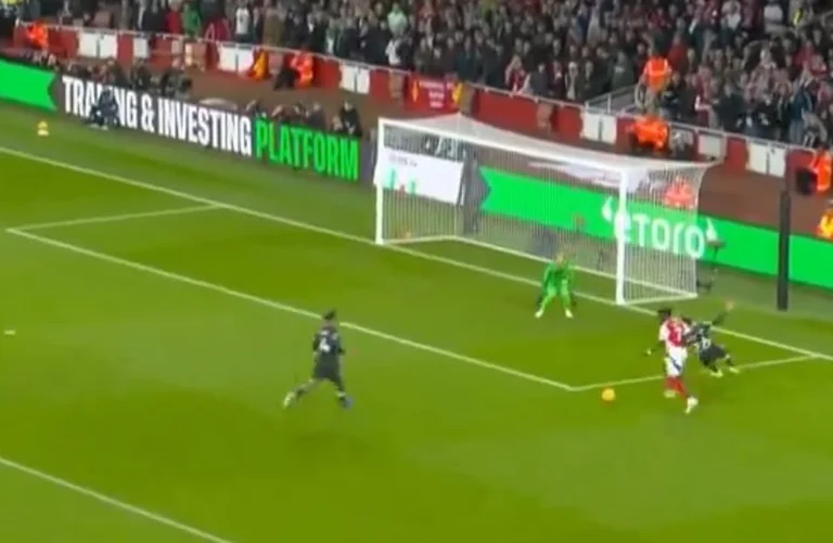That was insane, Saka from this position marks Liverpool.