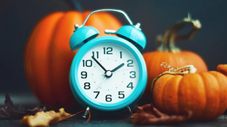 Después de medianoche el reloj se mueve una hora atrás y duerme un poco más