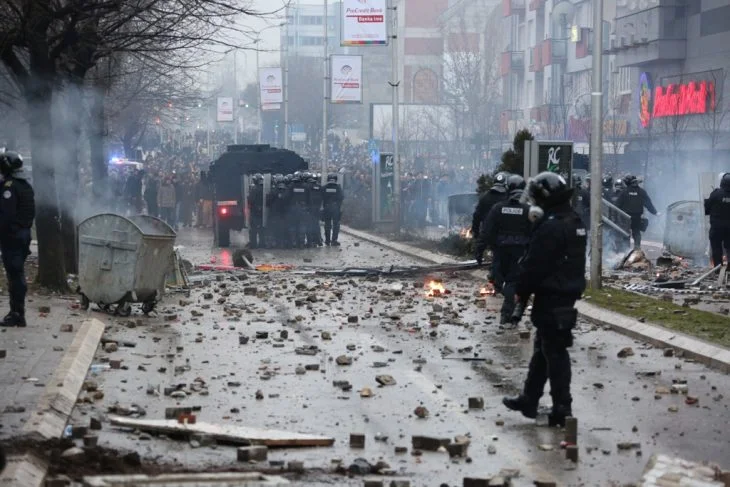 Ich sah meine Blutblutung”, ehemaliges Mitglied der Spezialeinheit, sagt, er war in der 2015 VV-Protest verletzt.