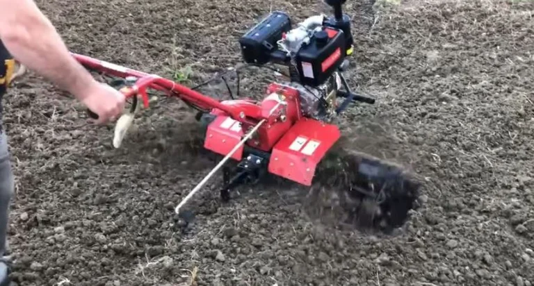 Una persona muore in Albania a causa di lesioni da un veicolo agricolo