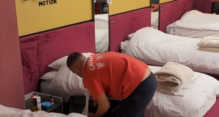 Die Gefahr packt den Fall, sagt er geht aus dem Haus von Big Brother