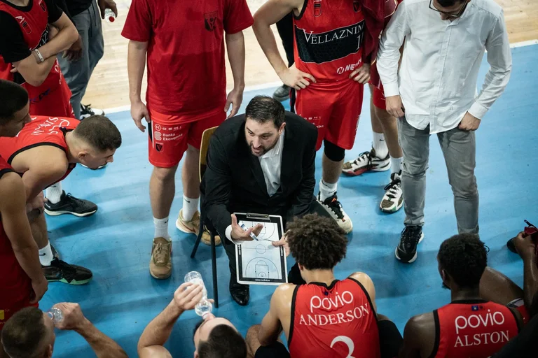 Ufficiale: UN Brotherhood Stops Cooperazione con Coach Branimir Pavic