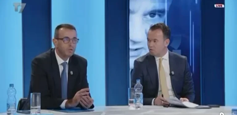 Quinto: Sicletos cuando el empleo de la hermana del Sr. Gashan en su ministerio es descubierto en el programa