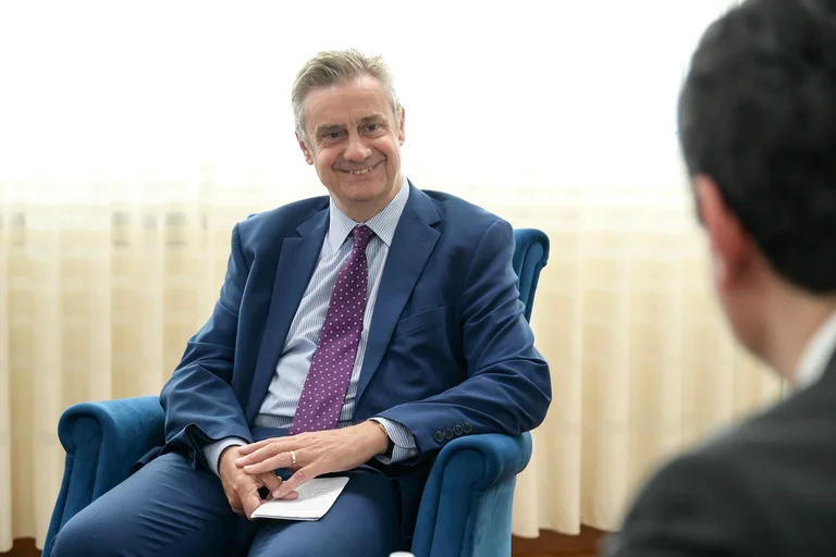 British Ambassador Indirizzos Government: Associazione modo migliore per integrare Serbs