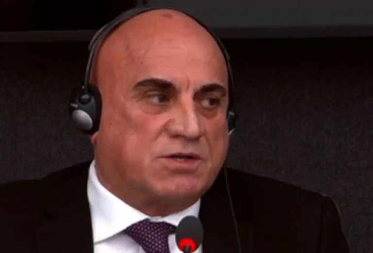 Geci ironia con Selimi: Rexha ha dimenticato che il Gece è il primo a combattere a Prekaz