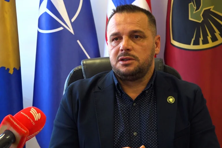 La Macédoine est invitée à faire rapport, les députés ont besoin de clarifications pour la nourriture d'évacuation de la KSF.