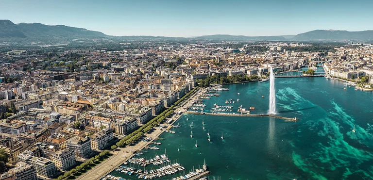 Prenota ora, approfitta di speciali premi di viaggio durante la fine dell'anno da Ginevra a Pristina!